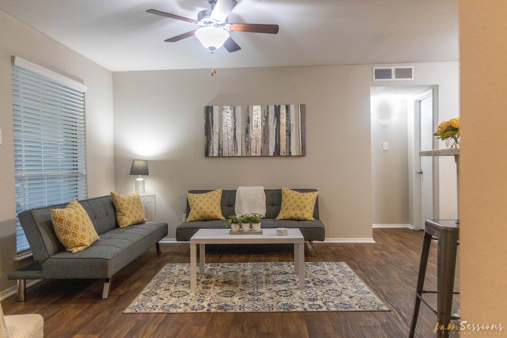 Photo of Livingroom in Red Bank