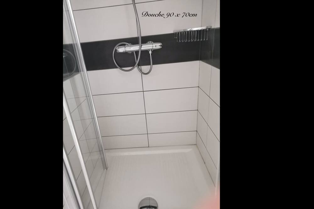 Photo of Bathroom in Le Vivier-sur-Mer