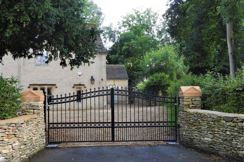 Photo of Outdoor in Kingscote