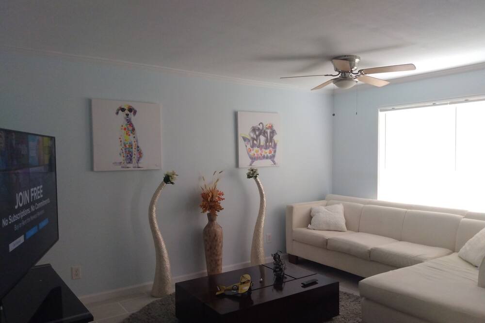 Photo of Livingroom in Iowa