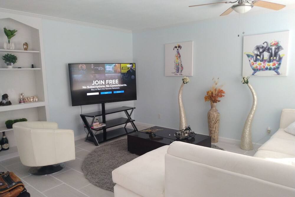 Photo of Livingroom in Iowa