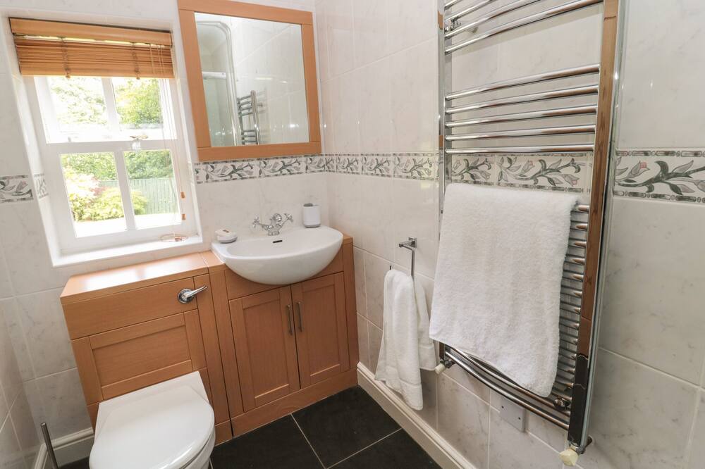 Photo of Bathroom in Harbottle