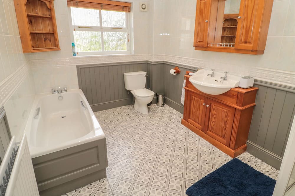 Photo of Bathroom in Harbottle