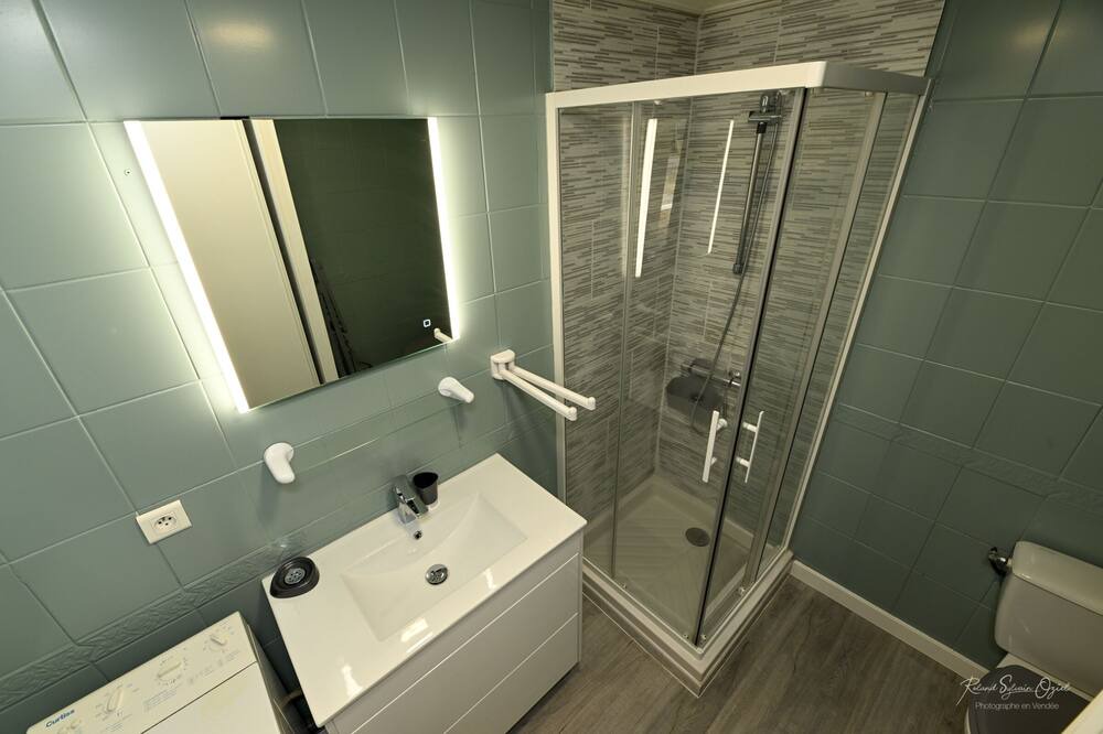 Photo of Bathroom in Olonne-sur-Mer