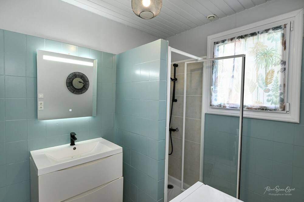 Photo of Bathroom in Olonne-sur-Mer