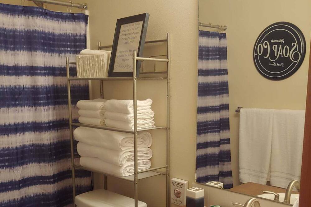 Photo of Bathroom in Desert Aire