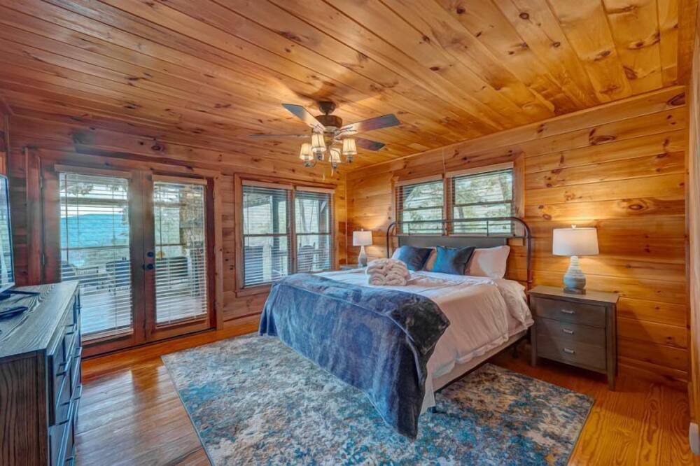 Photo of Bedroom in Necowa Cove