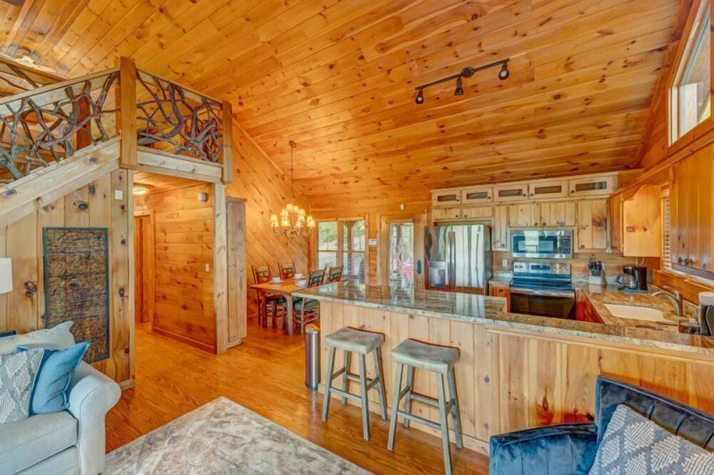Photo of Livingroom in Necowa Cove