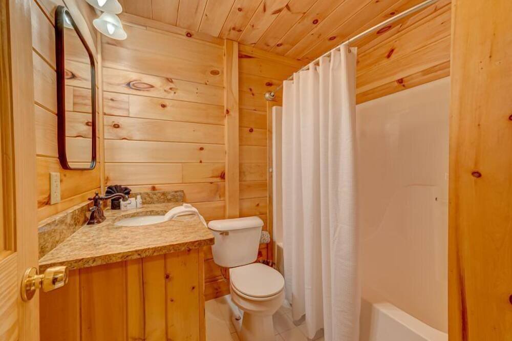Photo of Bathroom in Necowa Cove