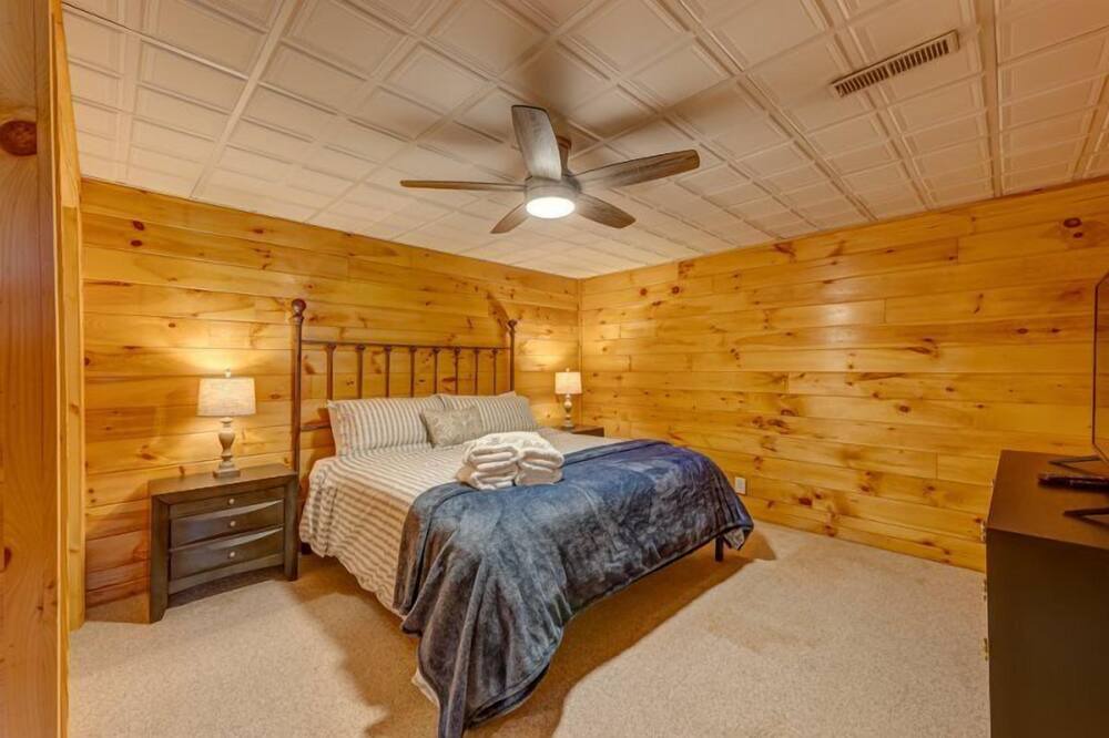 Photo of Bedroom in Necowa Cove