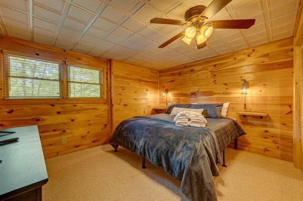 Photo of Bedroom in Necowa Cove