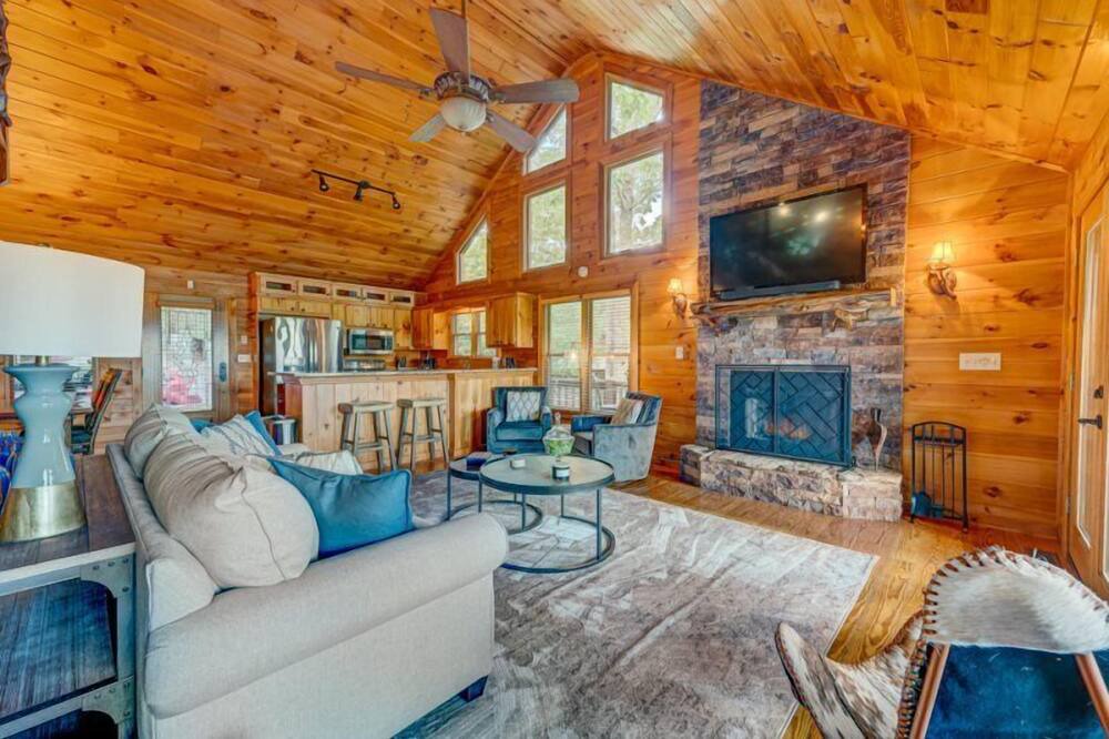 Photo of Livingroom in Necowa Cove