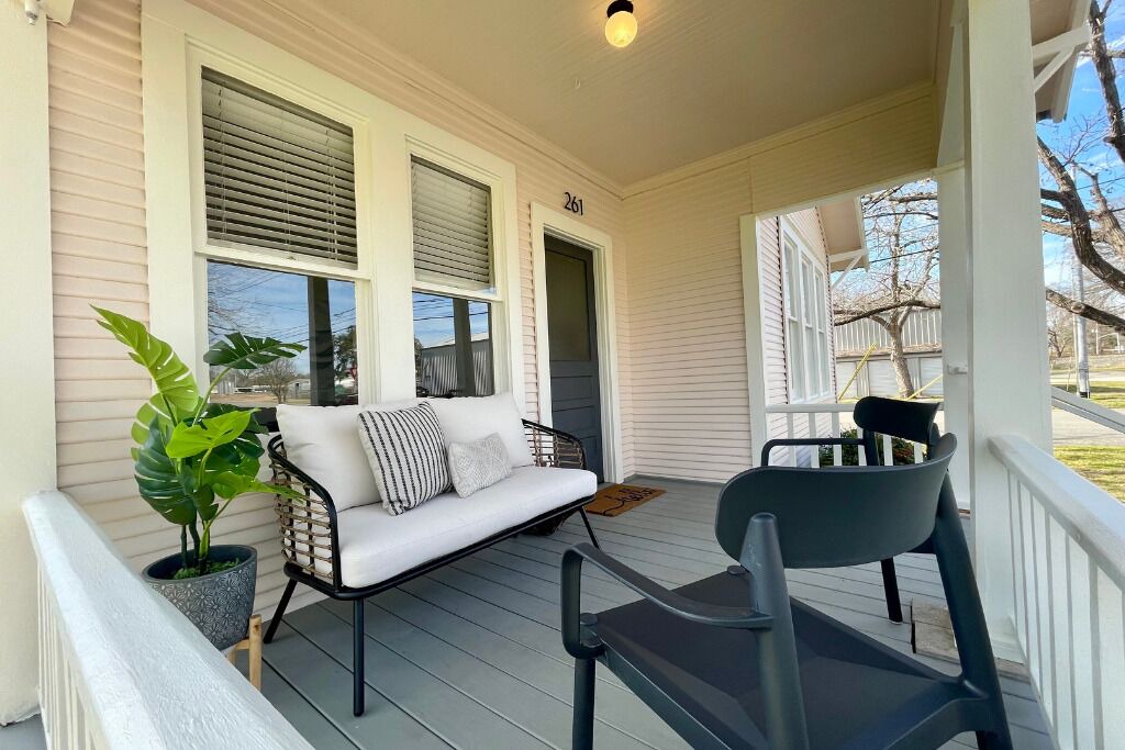 Photo of Patio Balcony in La Grange