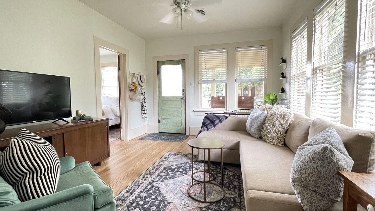Photo of Livingroom in La Grange