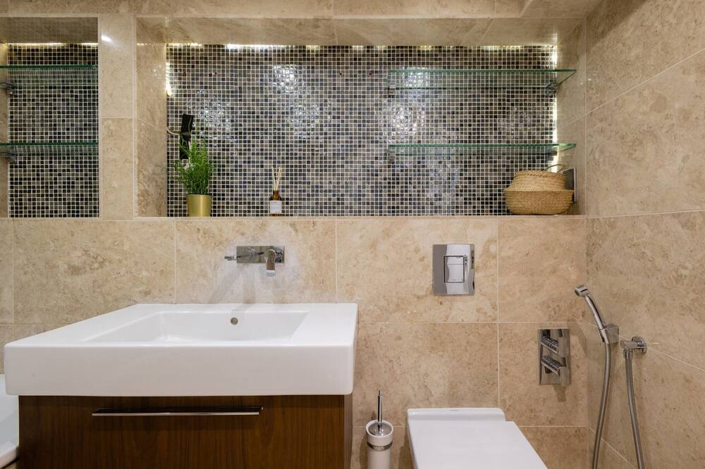 Photo of Bathroom in Wapping