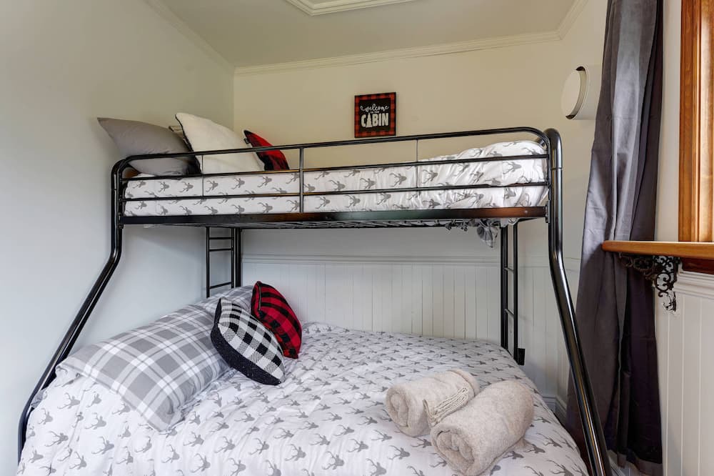 Photo of Bedroom in Sainte-Cecile-de-Whitton