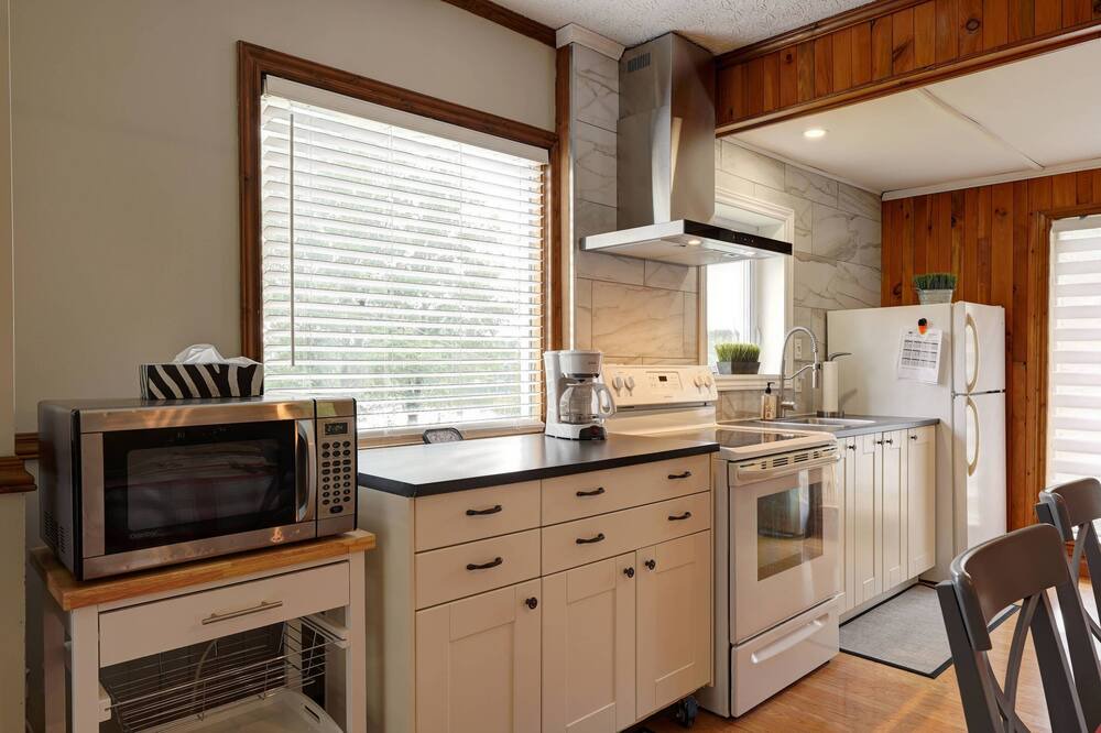 Photo of Kitchen in Sainte-Cecile-de-Whitton