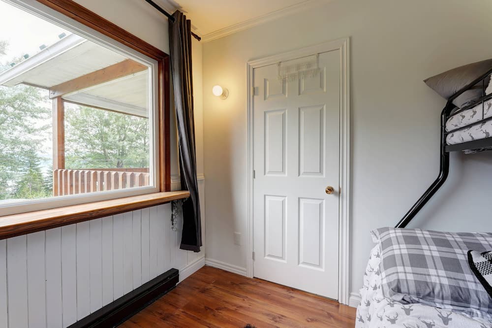 Photo of Bedroom in Sainte-Cecile-de-Whitton