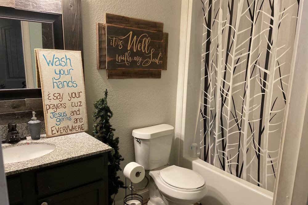 Photo of Bathroom in Smithville
