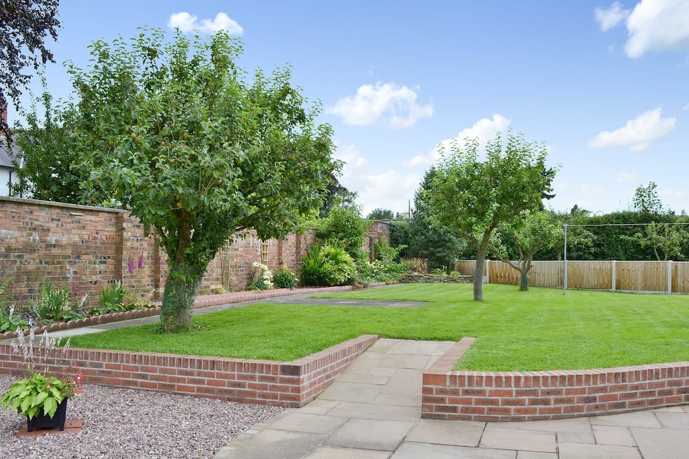 Photo of Others in Chirk