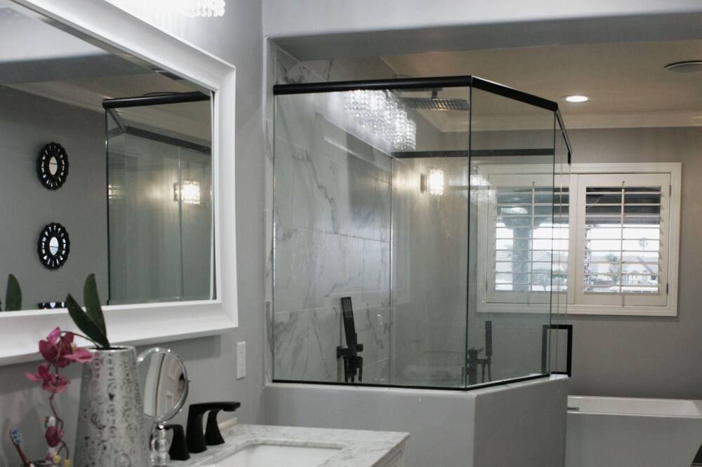 Photo of Bathroom in Discovery Bay
