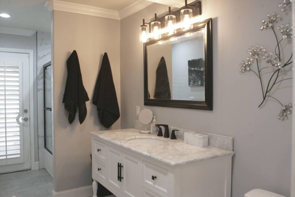 Photo of Bedroom in Discovery Bay