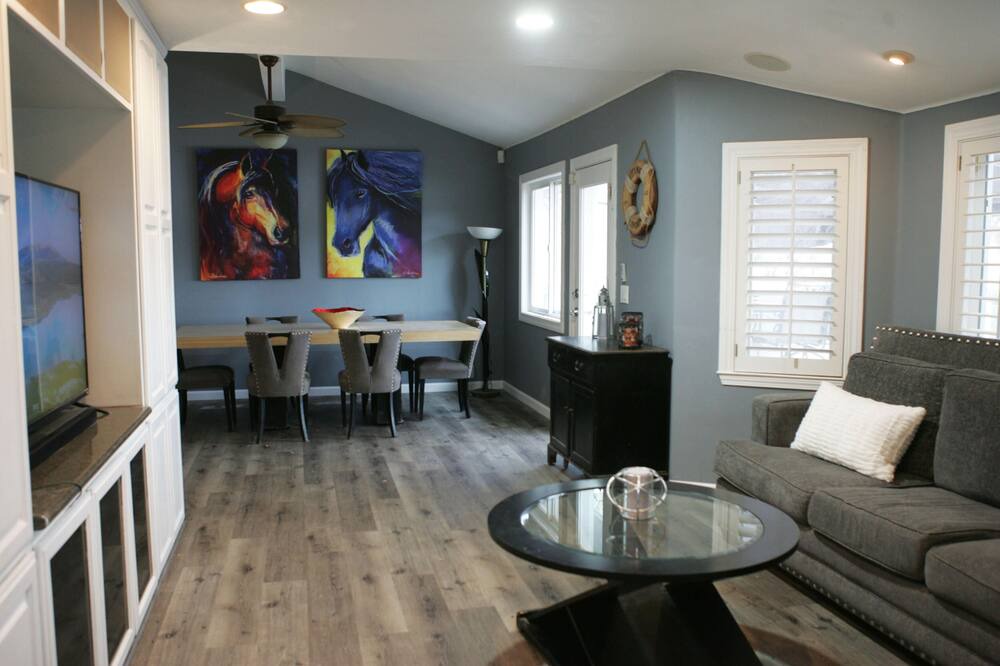 Photo of Livingroom in Discovery Bay