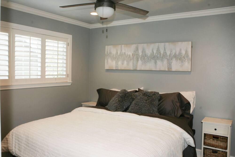 Photo of Bedroom in Discovery Bay