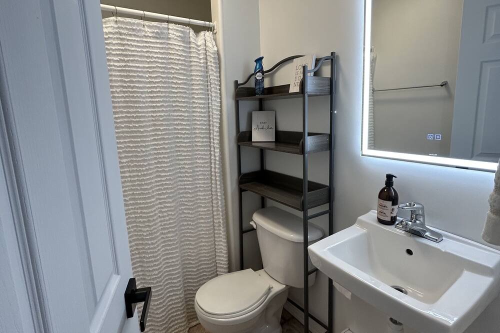Photo of Bathroom in Traverse Bay