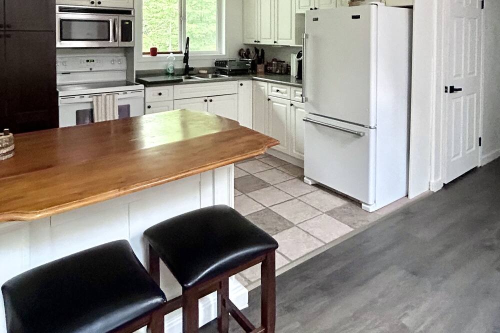 Photo of Kitchen in Traverse Bay
