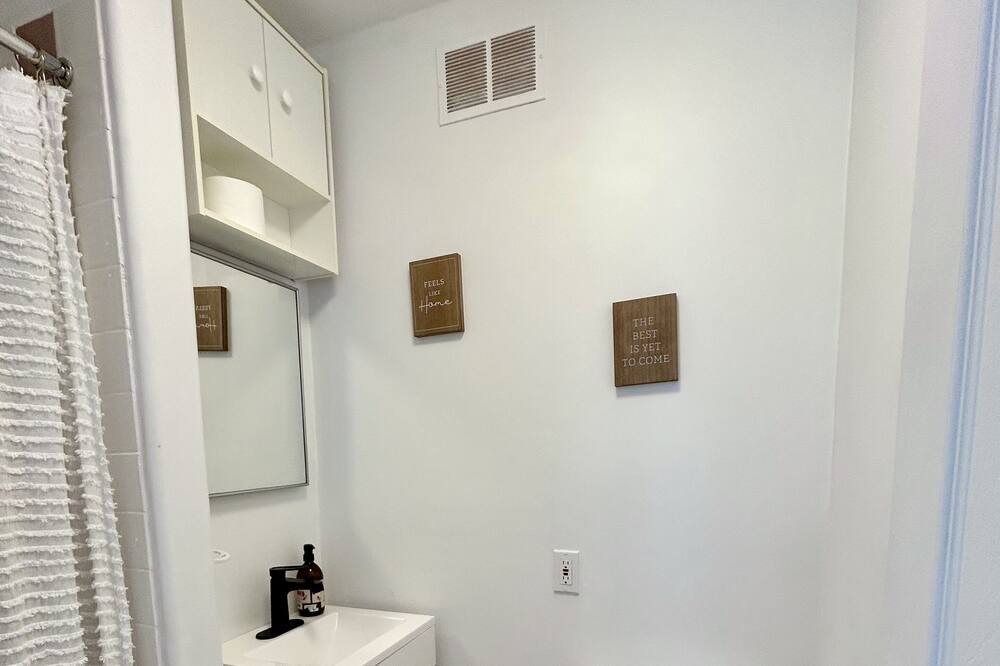Photo of Bathroom in Traverse Bay