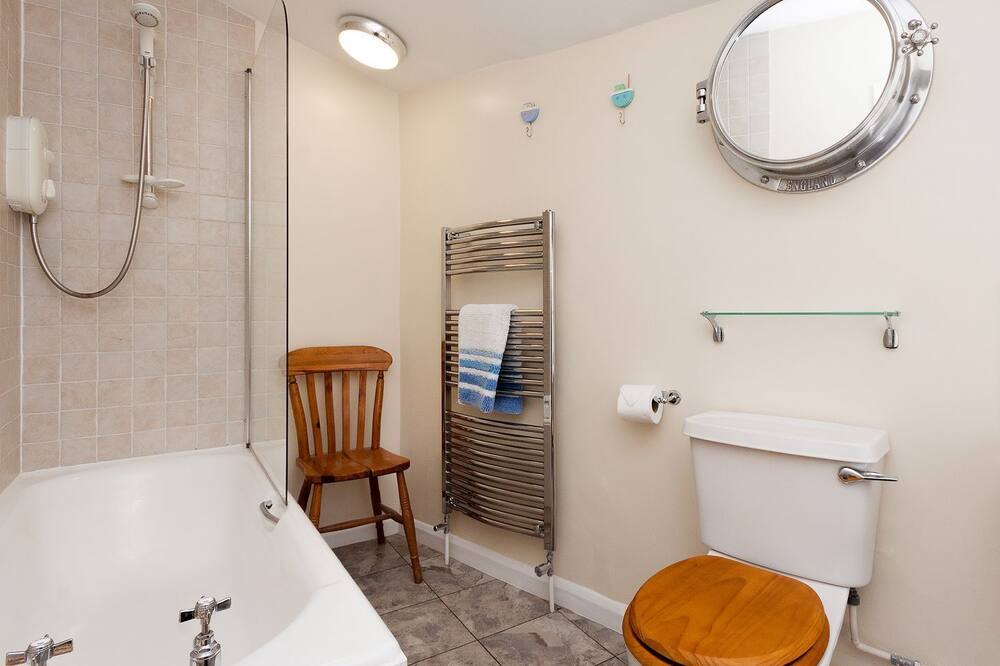 Photo of Bathroom in Salcombe
