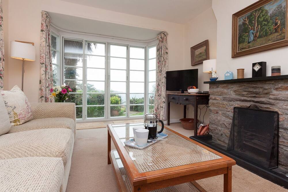 Photo of Livingroom in Salcombe