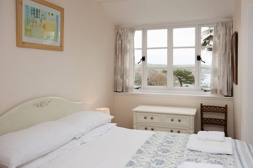 Photo of Bedroom in Salcombe