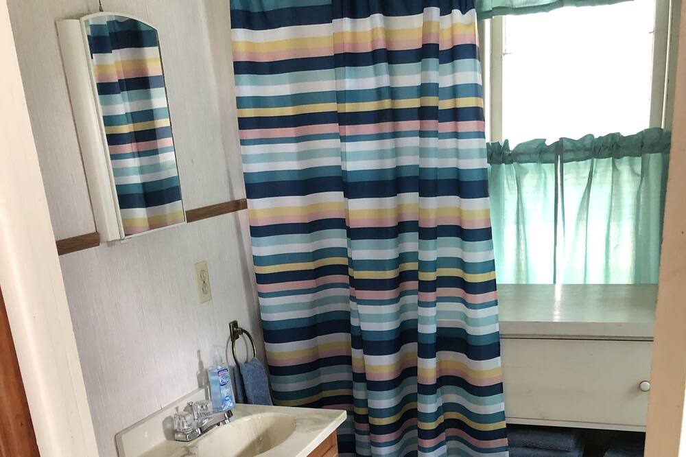 Photo of Bathroom in Lake View