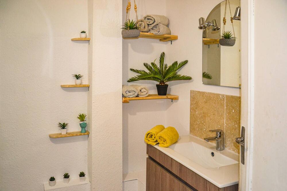 Photo of Bathroom in Saint-Chinian