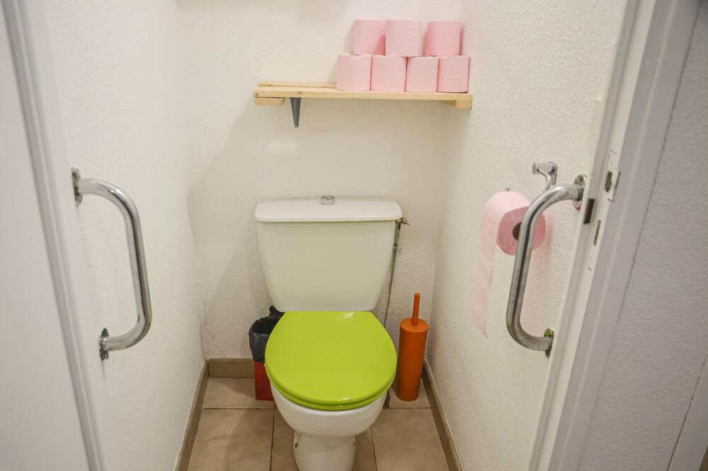 Photo of Bathroom in Saint-Chinian