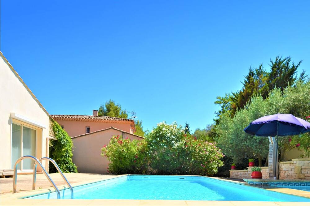 Photo of Outdoor in Saint-Saturnin-les-Avignon