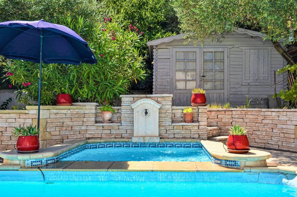 Photo of Outdoor in Saint-Saturnin-les-Avignon