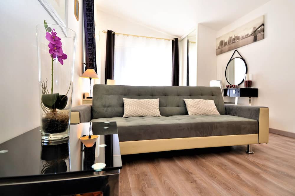 Photo of Bedroom in Saint-Saturnin-les-Avignon