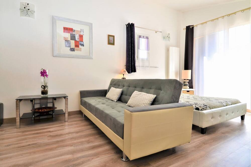 Photo of Bedroom in Saint-Saturnin-les-Avignon