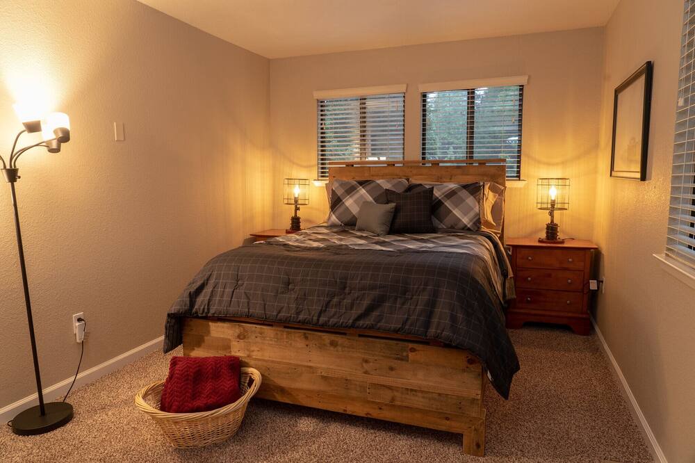 Photo of Bedroom in Pollock Pines