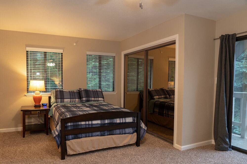 Photo of Bedroom in Pollock Pines