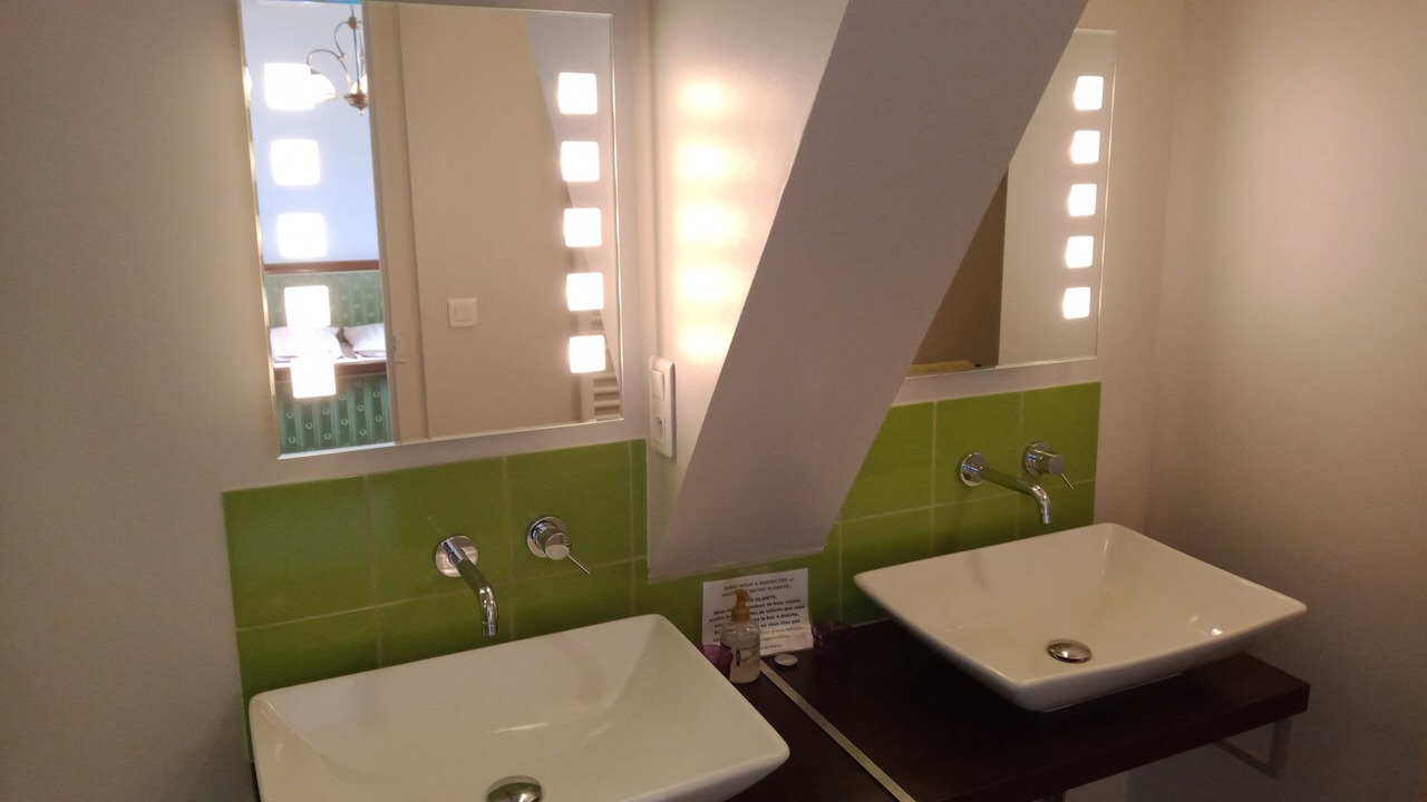 Photo of Bathroom in Beaulieu-sur-Layon