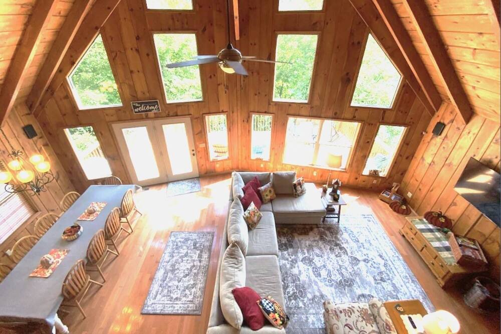 Photo of Bedroom in Flat Hollow Marina