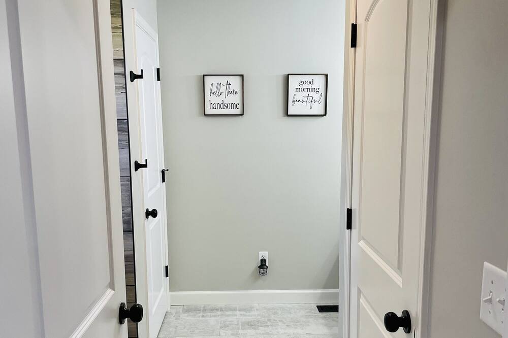 Photo of Bathroom in Nelsonville