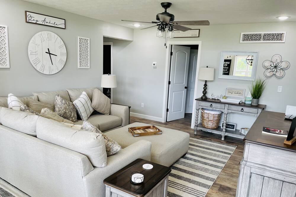 Photo of Bedroom in Nelsonville