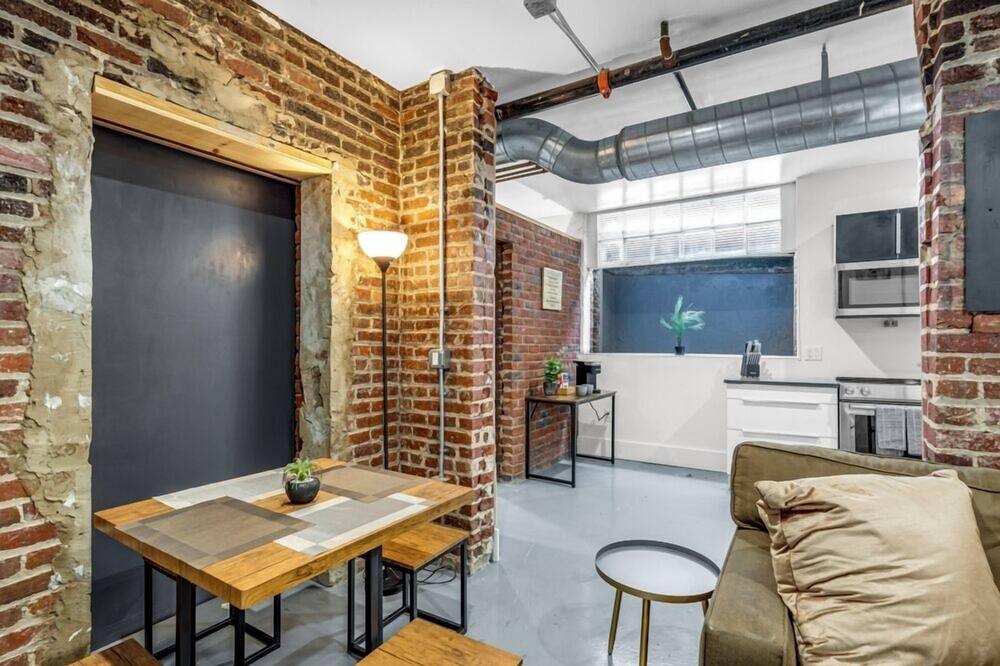 Photo of Livingroom in Downtown Greensboro