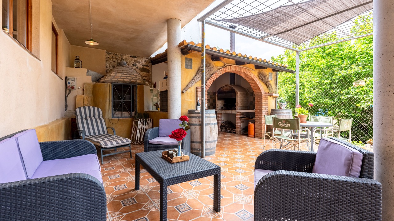 Photo of Patio Balcony in Les Irles