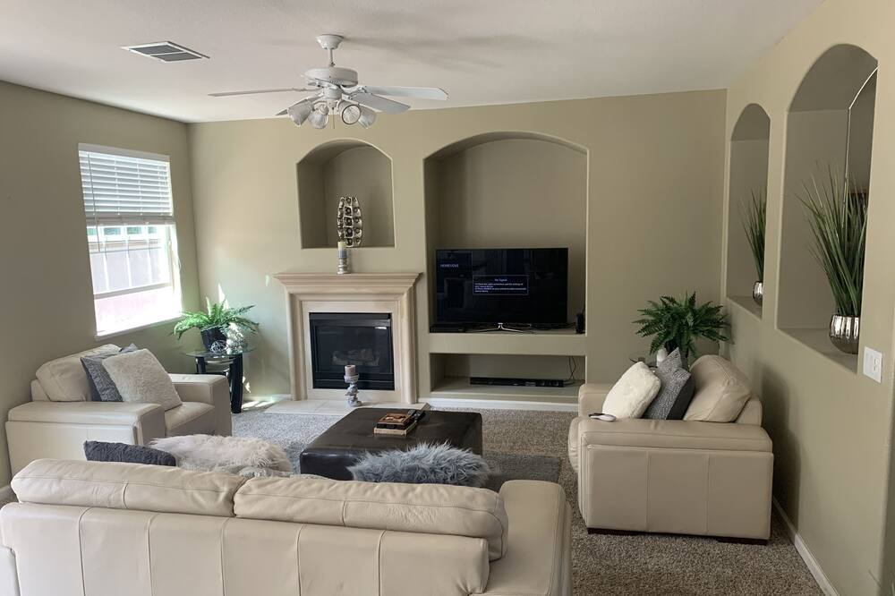 Photo of Livingroom in Patterson